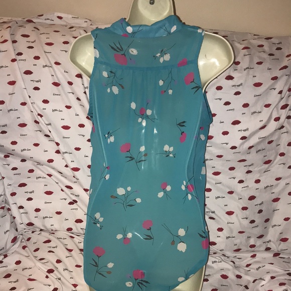 Lush sheer sleeveless button down top 💕 small - Picture 2 of 3